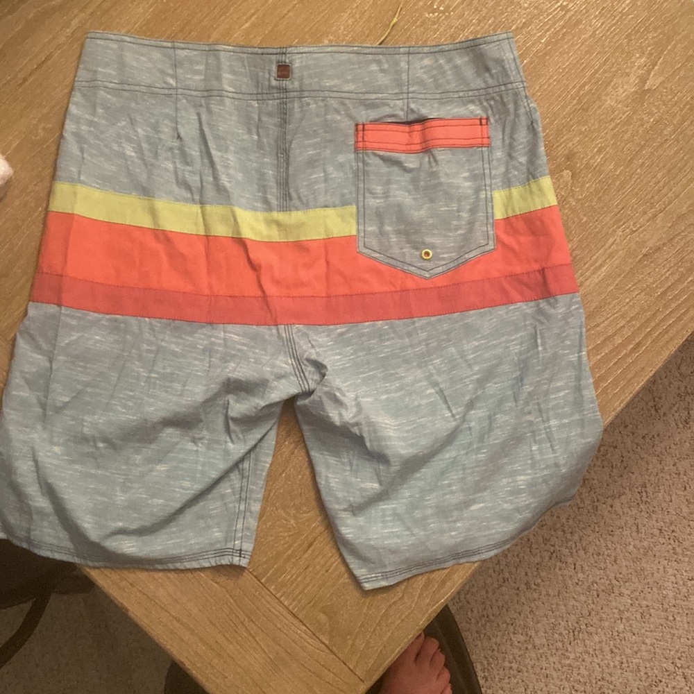 Quicksilver trunks - Picture 2 of 2